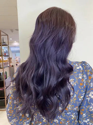 Purple-black that doesn’t require bleaching