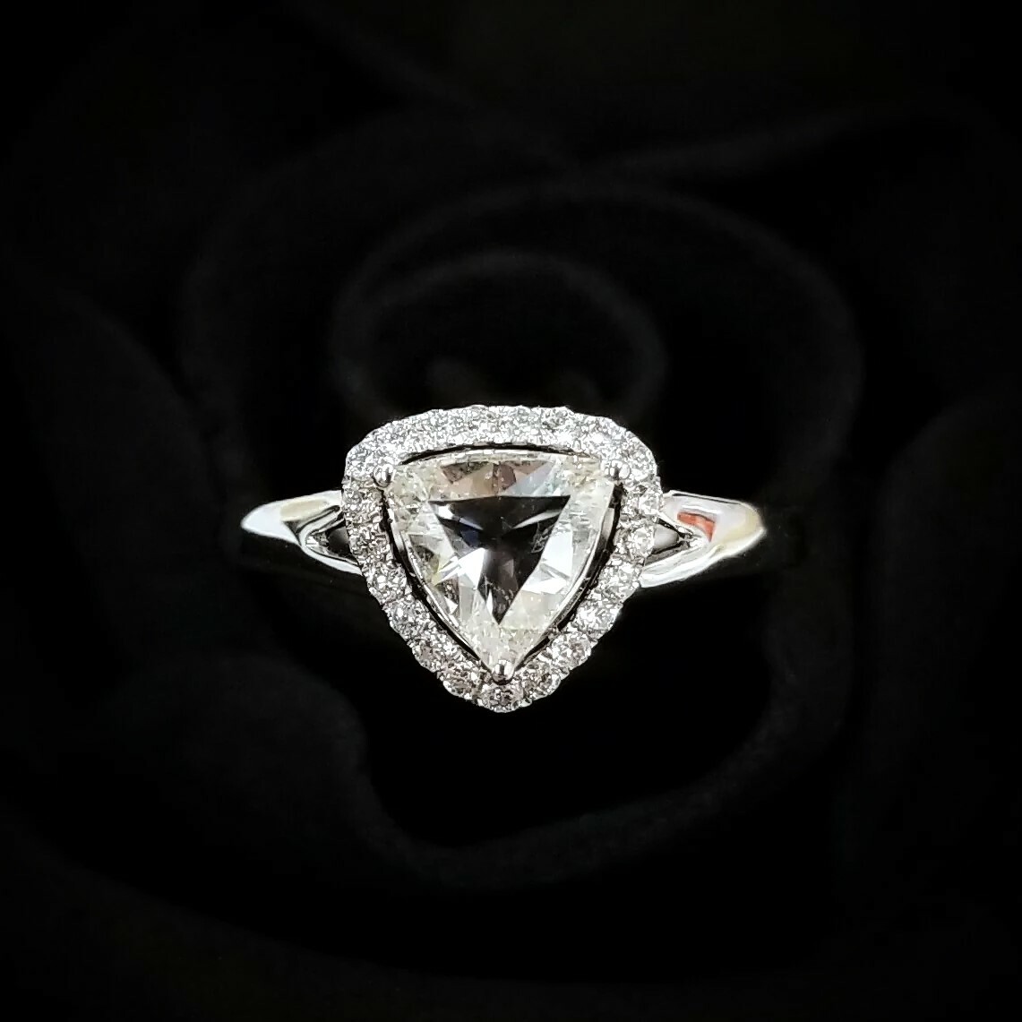 18K White Gold 0.83ct Triangle Cut Diamond Ring