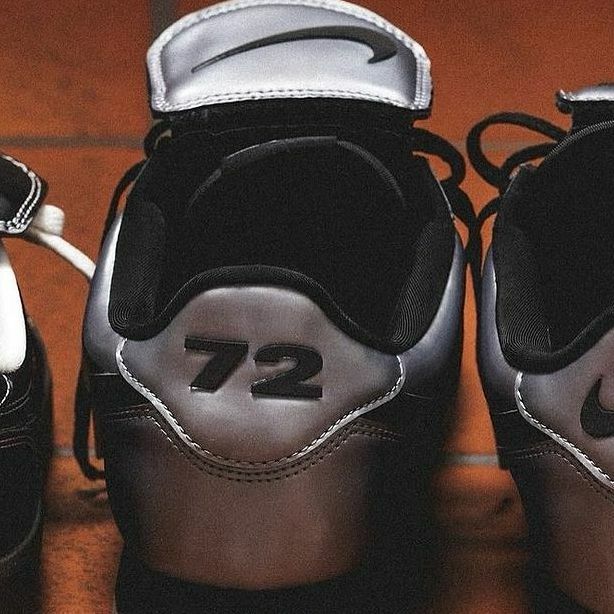 NIKE CORTEZ SE MTLC 阿甘 煙灰銀 銀黑 外翻鞋舌 足球鞋 焦糖底 復古 男女鞋 HQ3490-099 / 預購