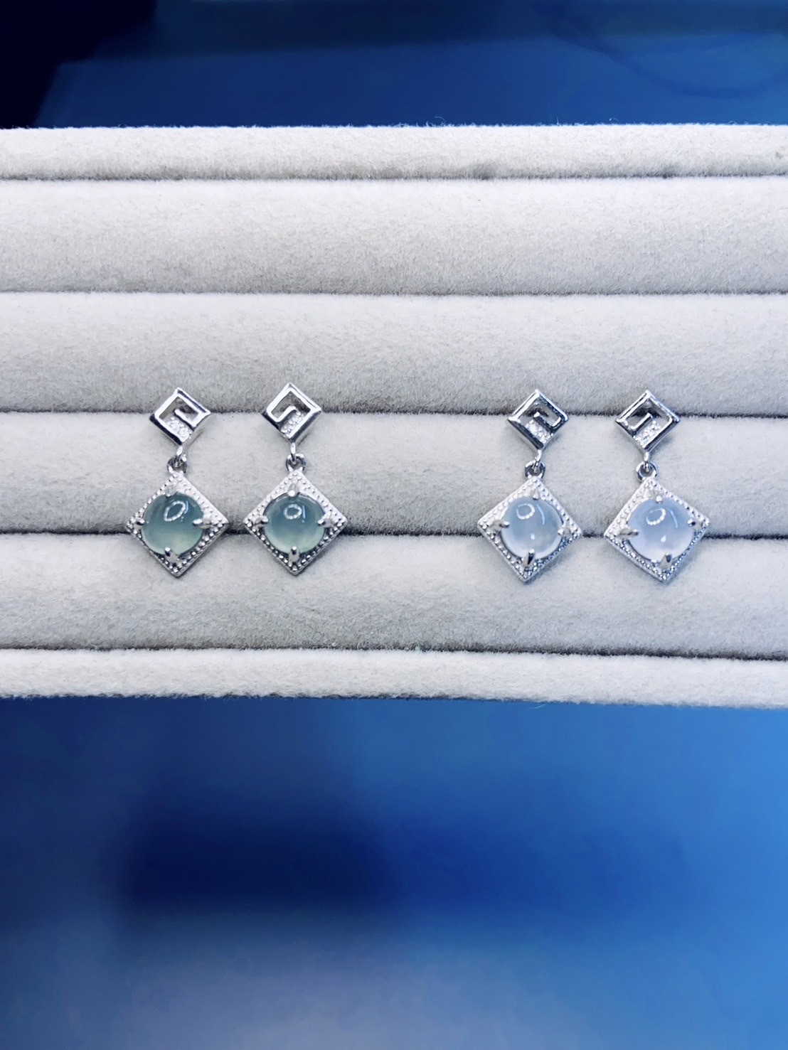 冰滴丨冰種翡翠銀耳環