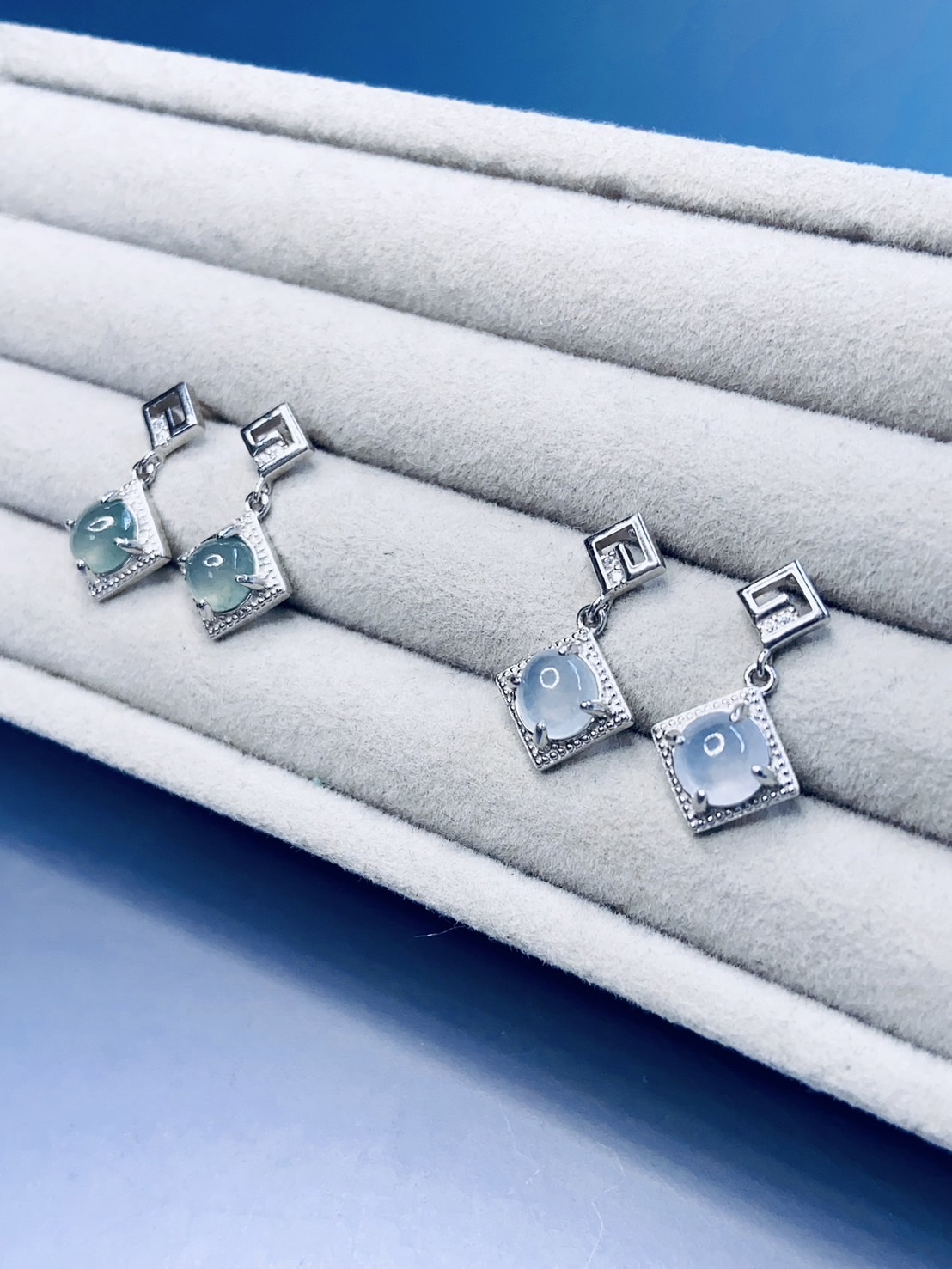 冰滴丨冰種翡翠銀耳環