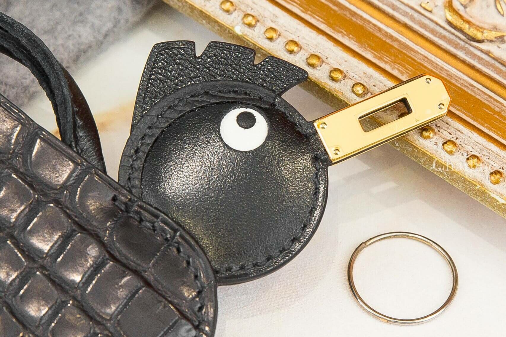 Hermès Birdy Charm 黑色金釦霧面方塊鱷魚拼皮革小鳥吊飾