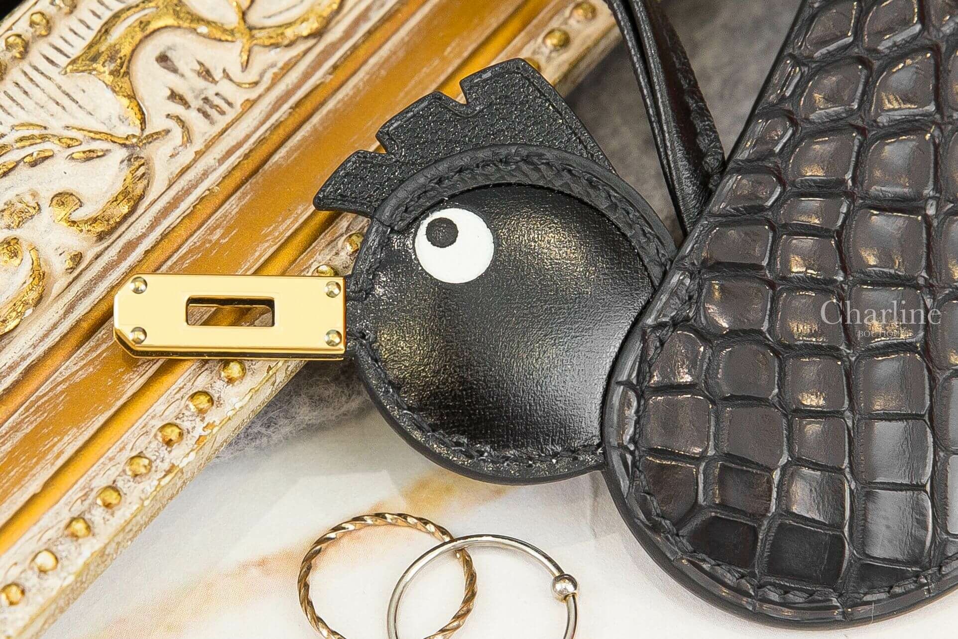 Hermès Birdy 黑色金釦霧面方塊鱷魚拼皮革小鳥吊飾-Charline Boutique