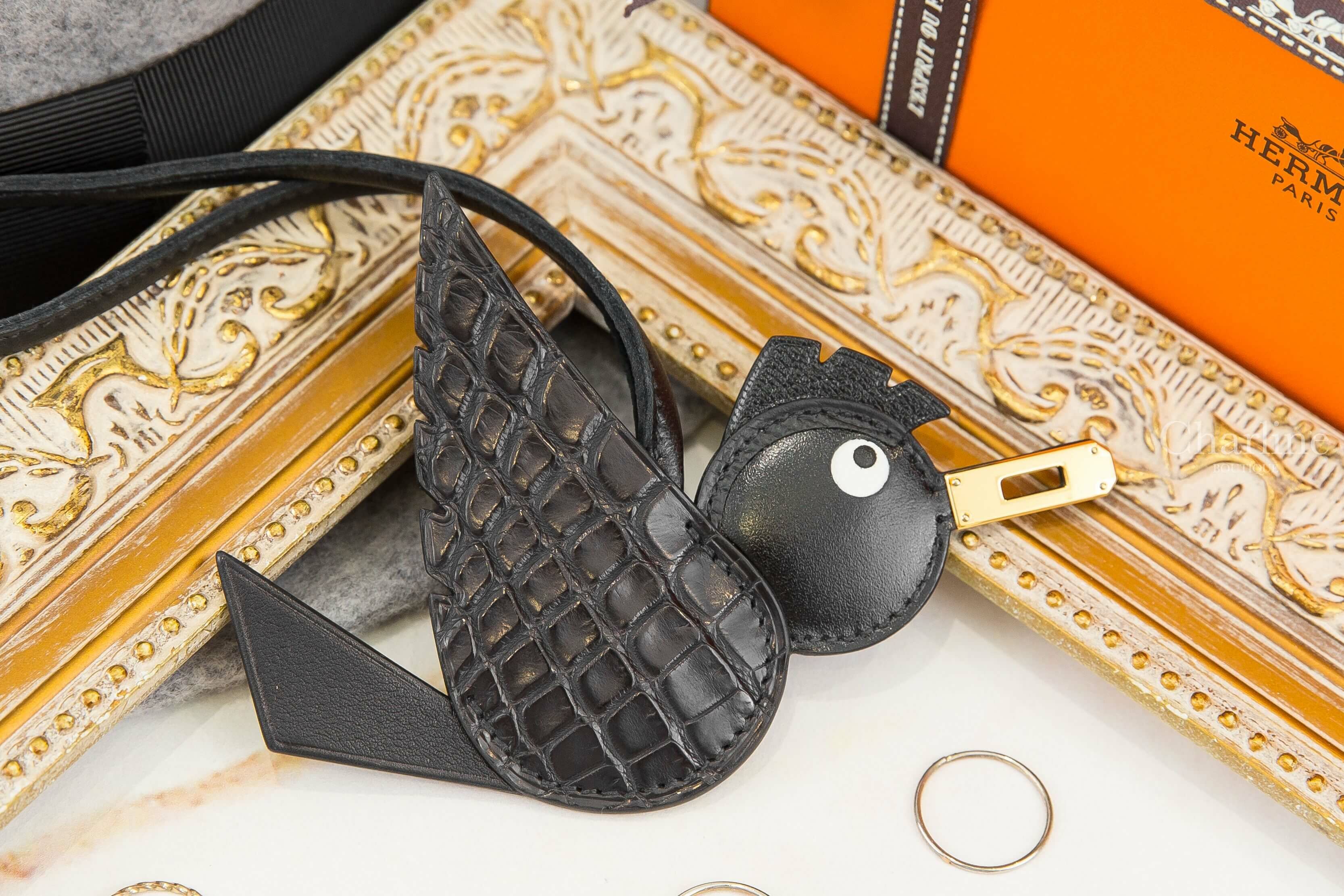 Hermès Birdy Charm 黑色金釦霧面方塊鱷魚拼皮革小鳥吊飾