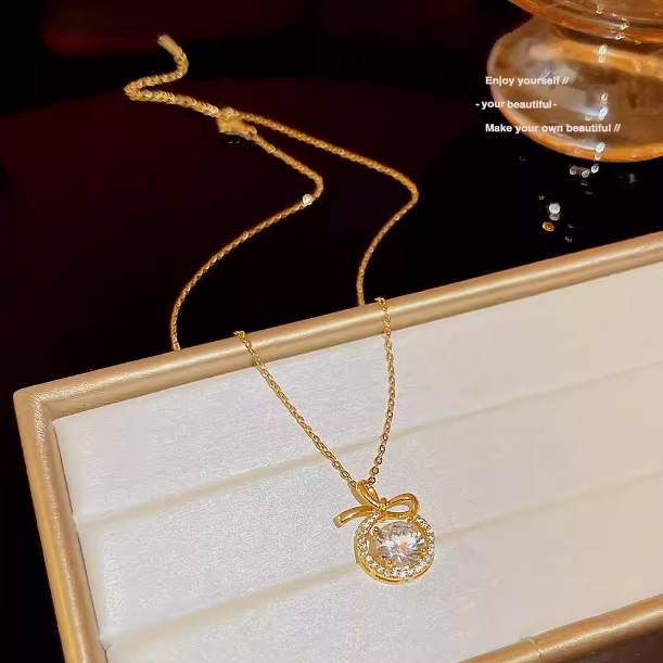 Round Ribbon Zircon Pendant Necklace