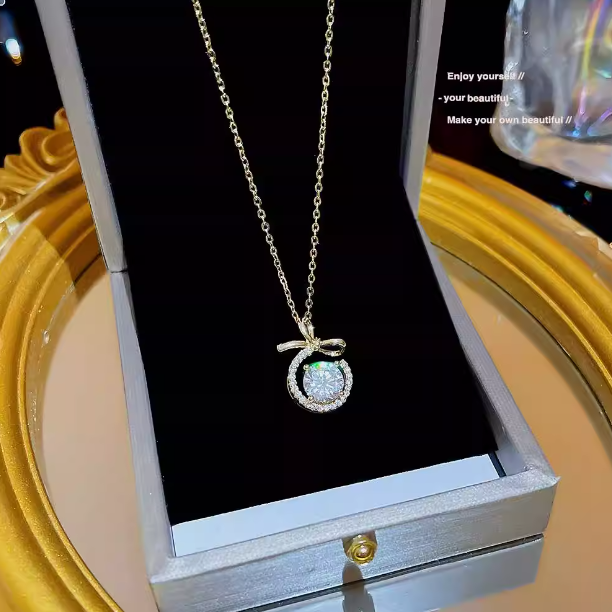 Round Ribbon Zircon Pendant Necklace