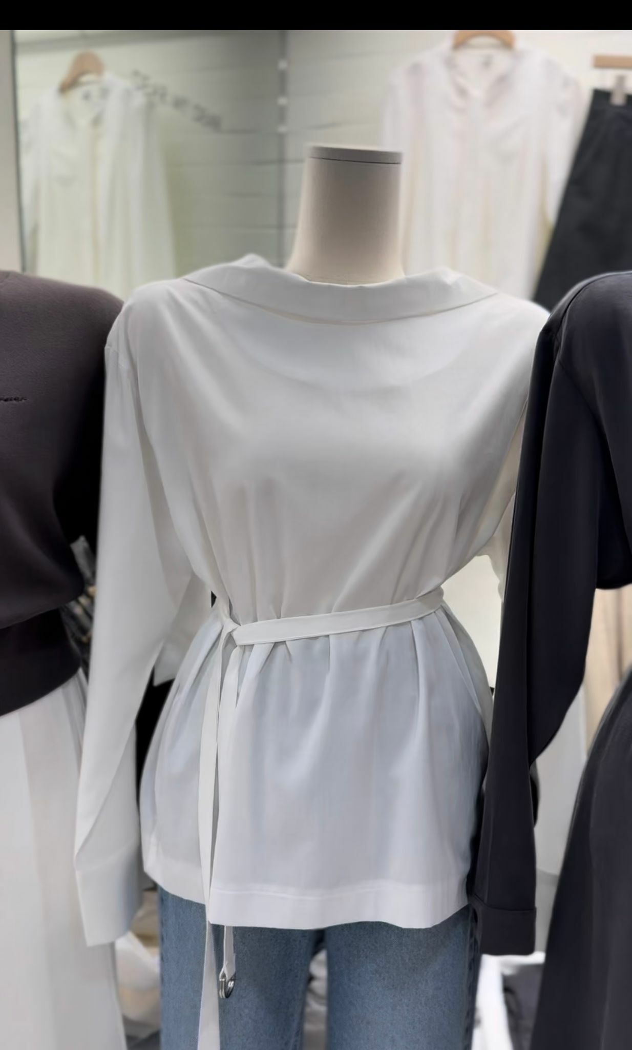 9.19 闊企領Blouse