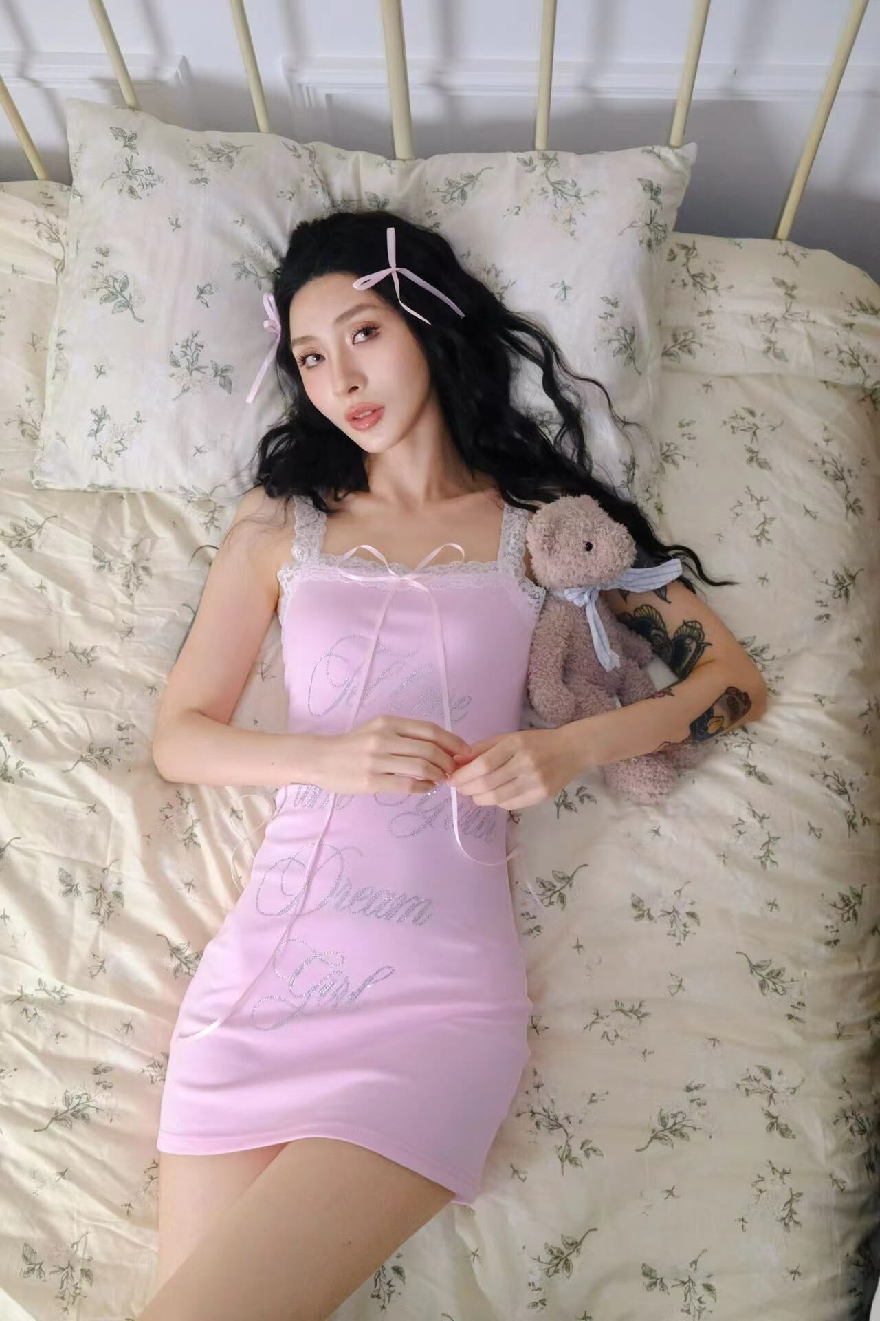 ArtByTastybabe "我是你的夢中女孩" 英文標語 緞帶 修身連身裙