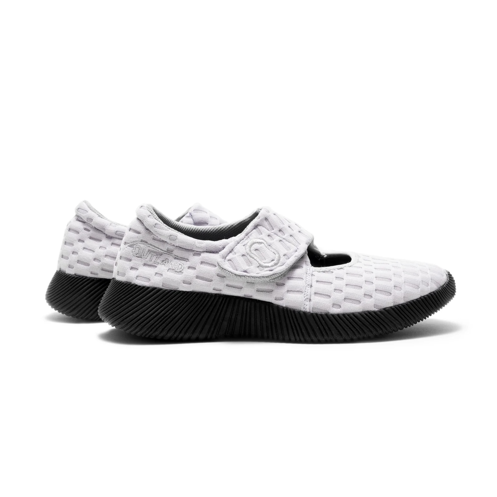 OUTLAND X THREE TREASURES - Recovery Shoes Gray