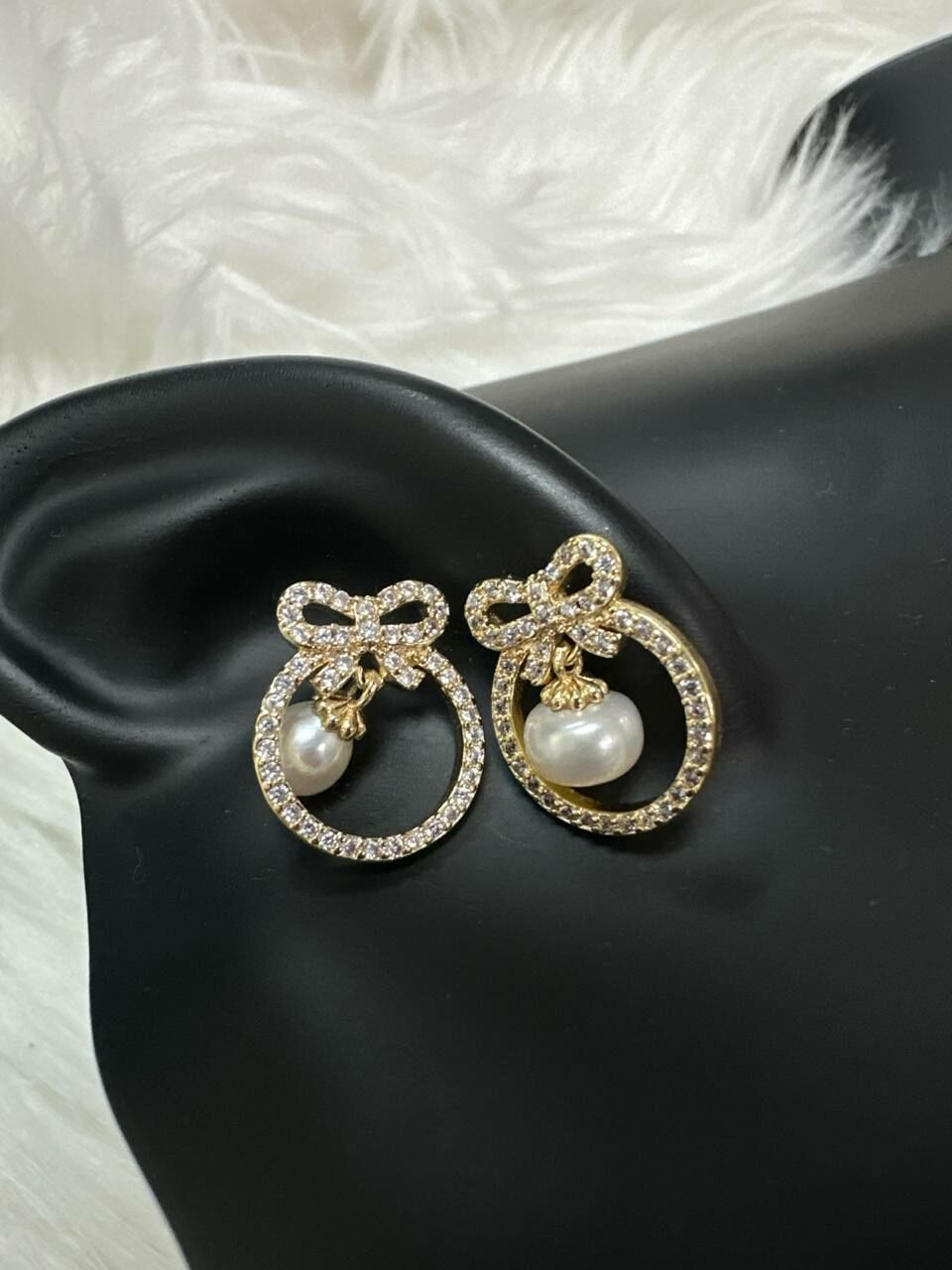 [S] GEMZ & CO JBJC SPARKLING ORNAMENT PEARL STUD EARRING, GOLD, O22 (O22)