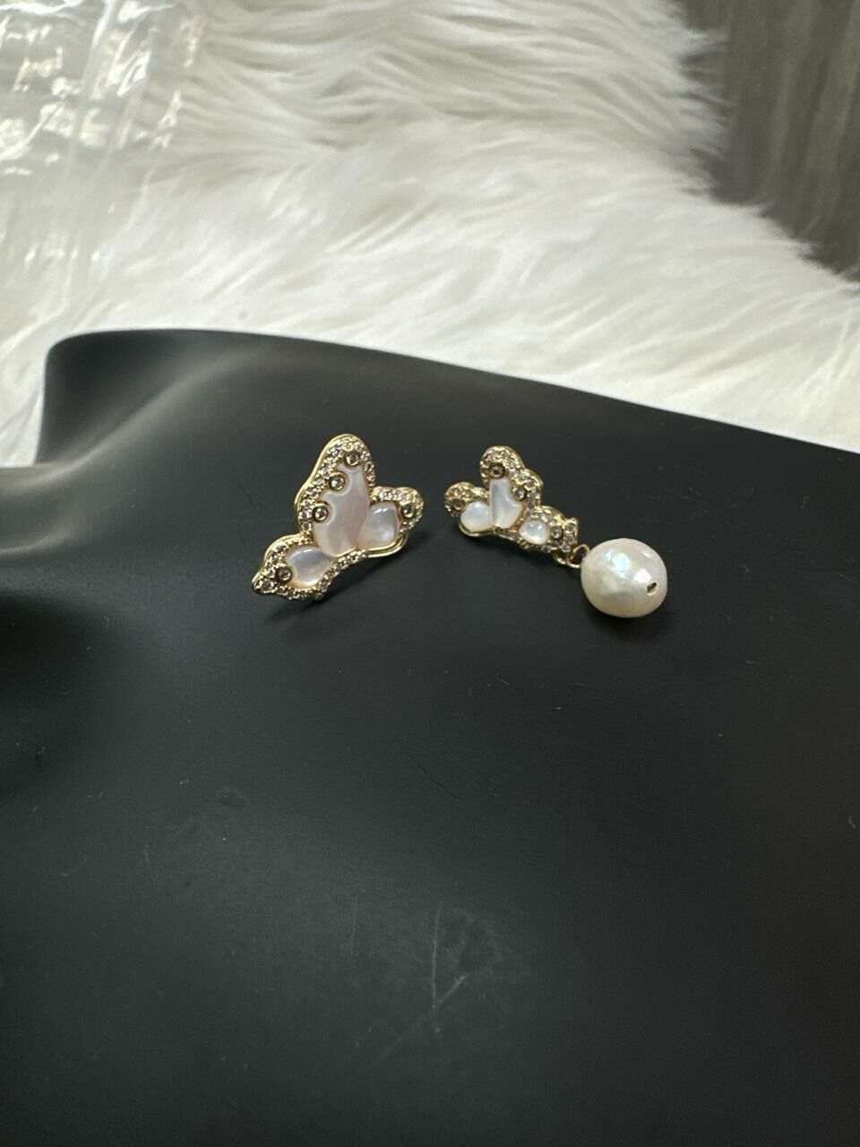 [S] GEMZ & CO JBJC UNITED BUTTERFLY STUD EARRING, GOLD, O35 (O35)