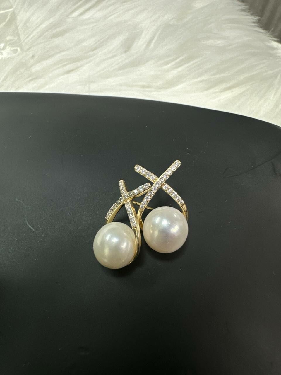 [S] GEMZ & CO JBJC CROSS SPARKLE PEARL STUD EARRING, GOLD, O37 (O37)