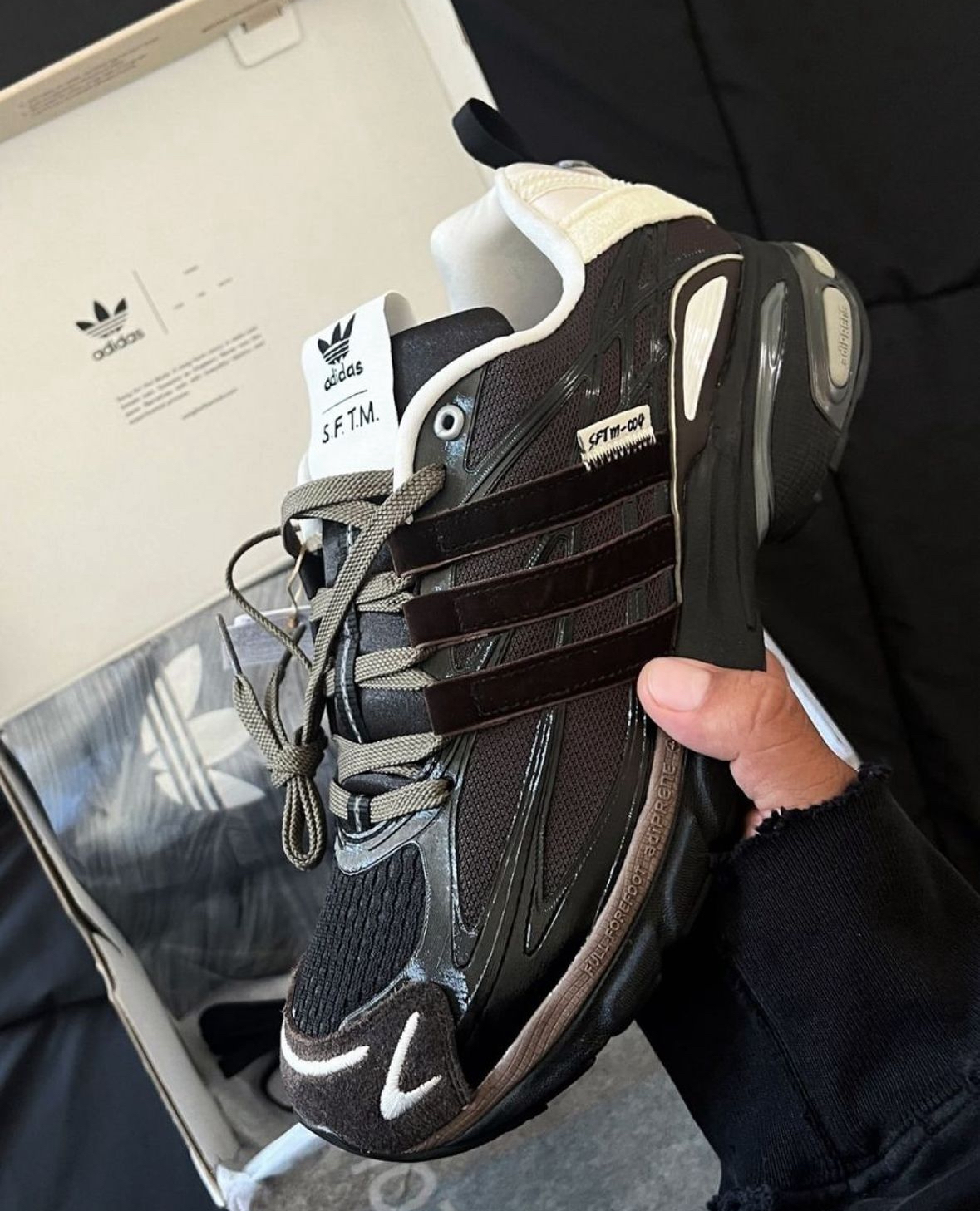 【APAIR】預購 SFTM x adidas originals ADISTAR CUSHION JH9007 黑棕