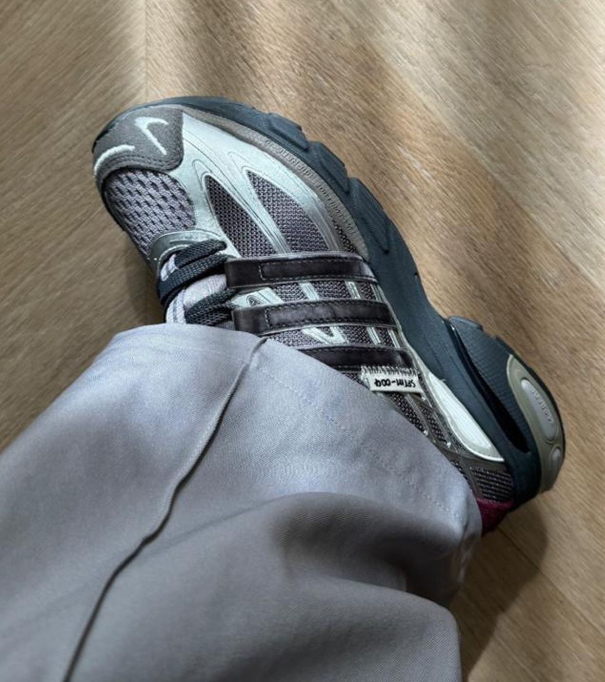 【APAIR】預購 SFTM x adidas originals ADISTAR CUSHION JH9009 銀灰