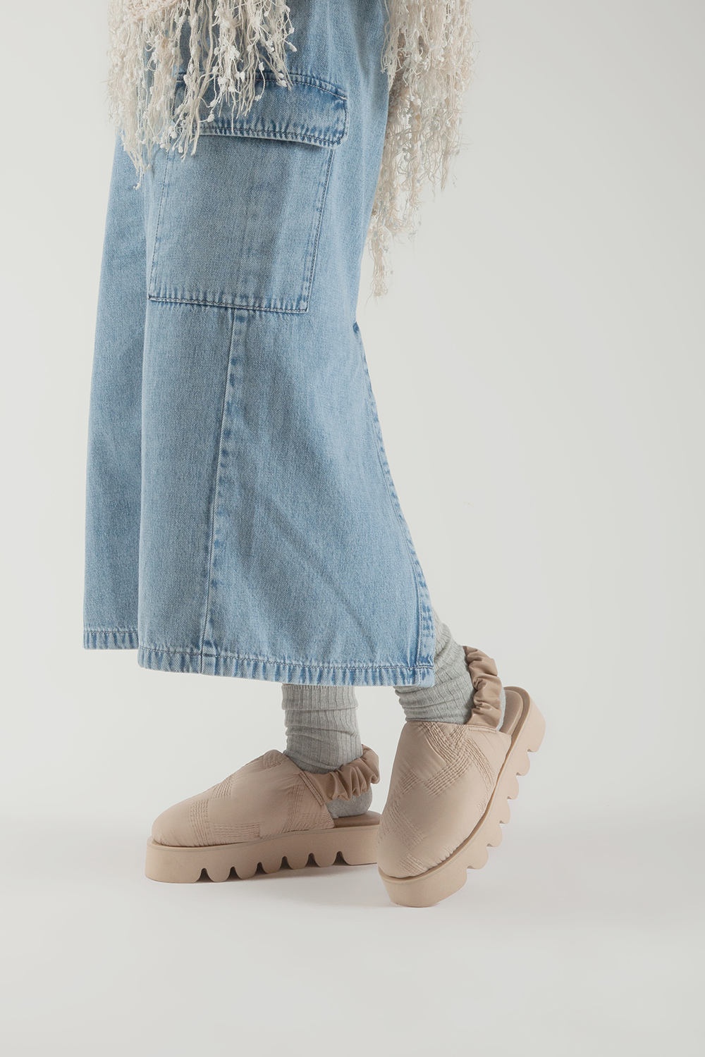 Winter Round Lugg 澎澎布涼鞋