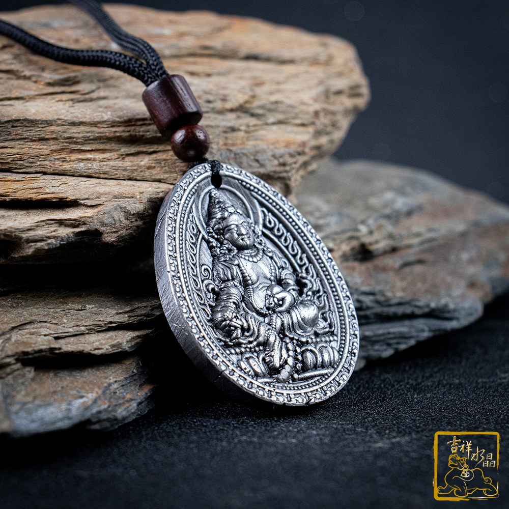 石英水晶体　阿字観本尊　寶玉　水晶玉　唐木台・仕覆付　共箱　C　8105 石英水晶体 阿字観本尊 寶玉 水晶玉 唐木台・仕覆付 共箱 C