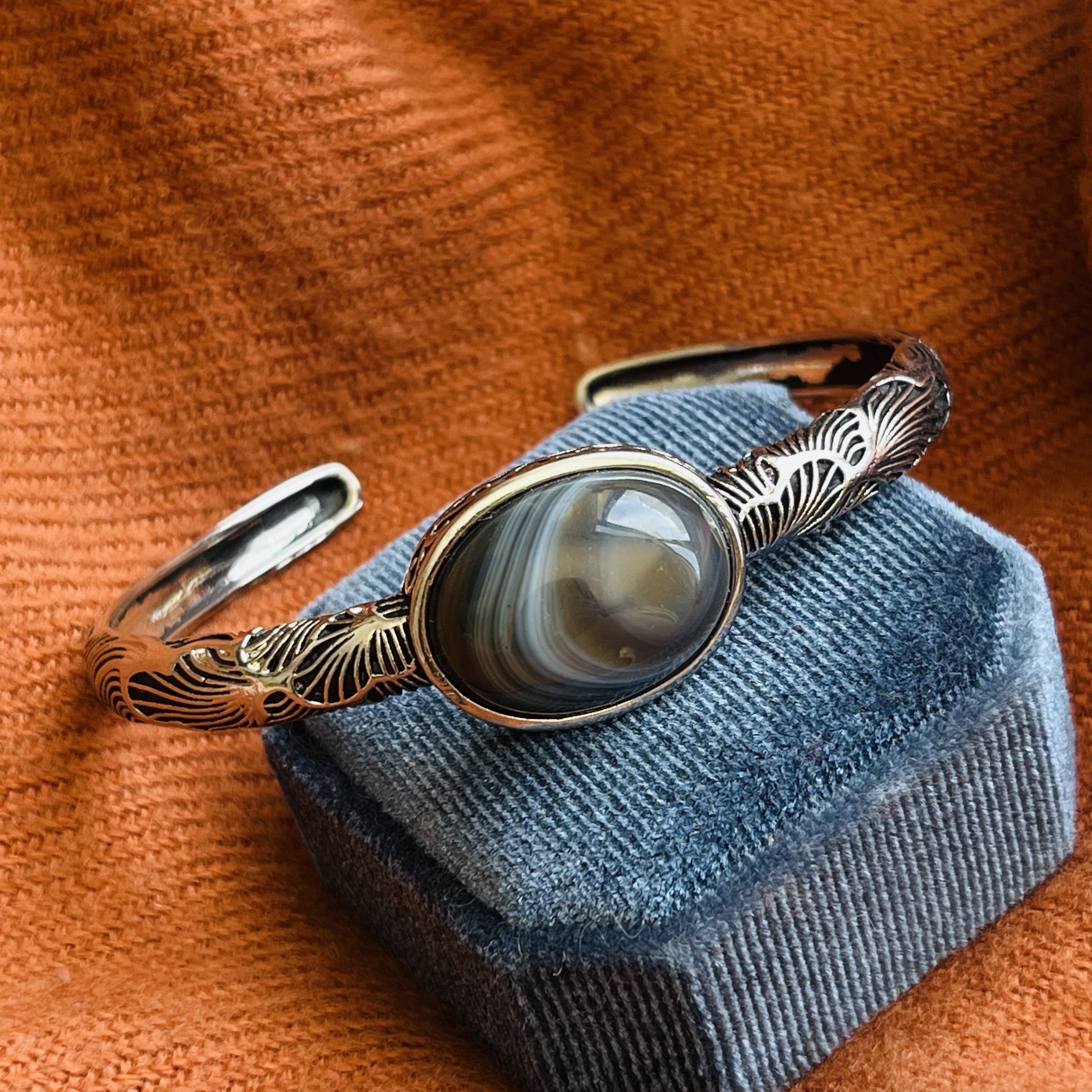 [原石] 波斯瓦那瑪瑙 金屬手鐲 水晶手鐲