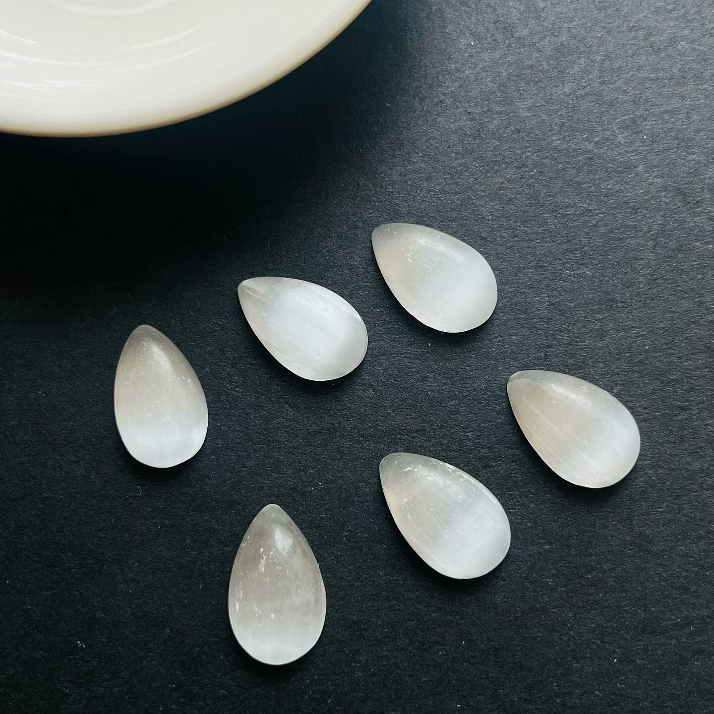 [原石] 透石膏 水晶墜面 水晶蛋面