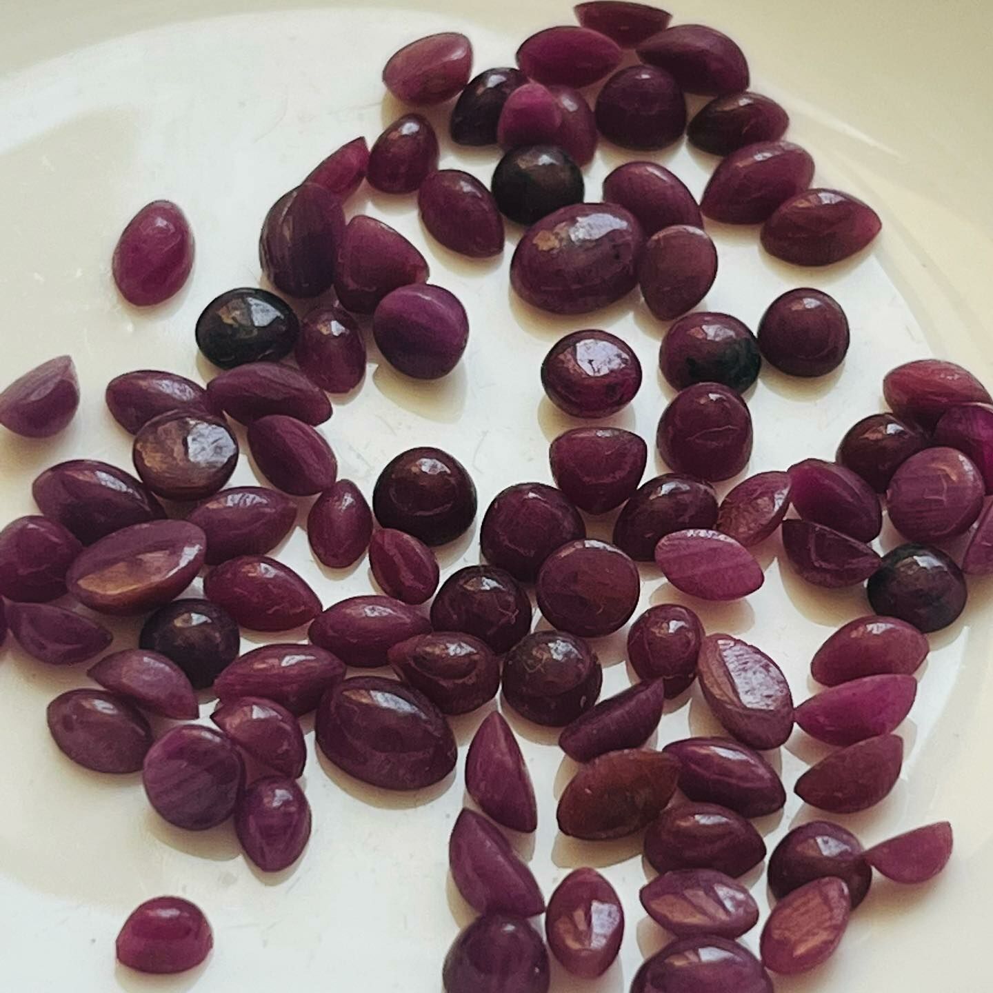 [原石] 紅寶石小米粒 約 2-5mm