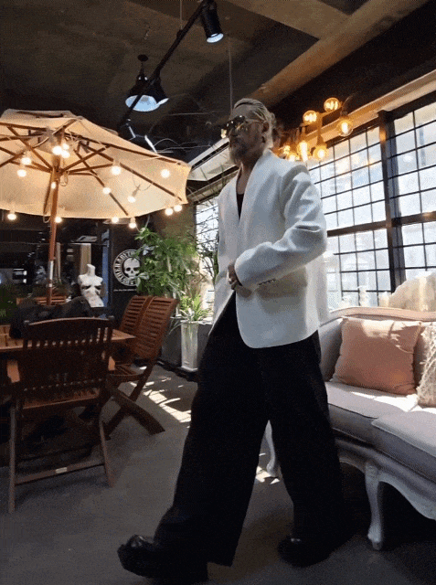 極簡領單扣西裝外套