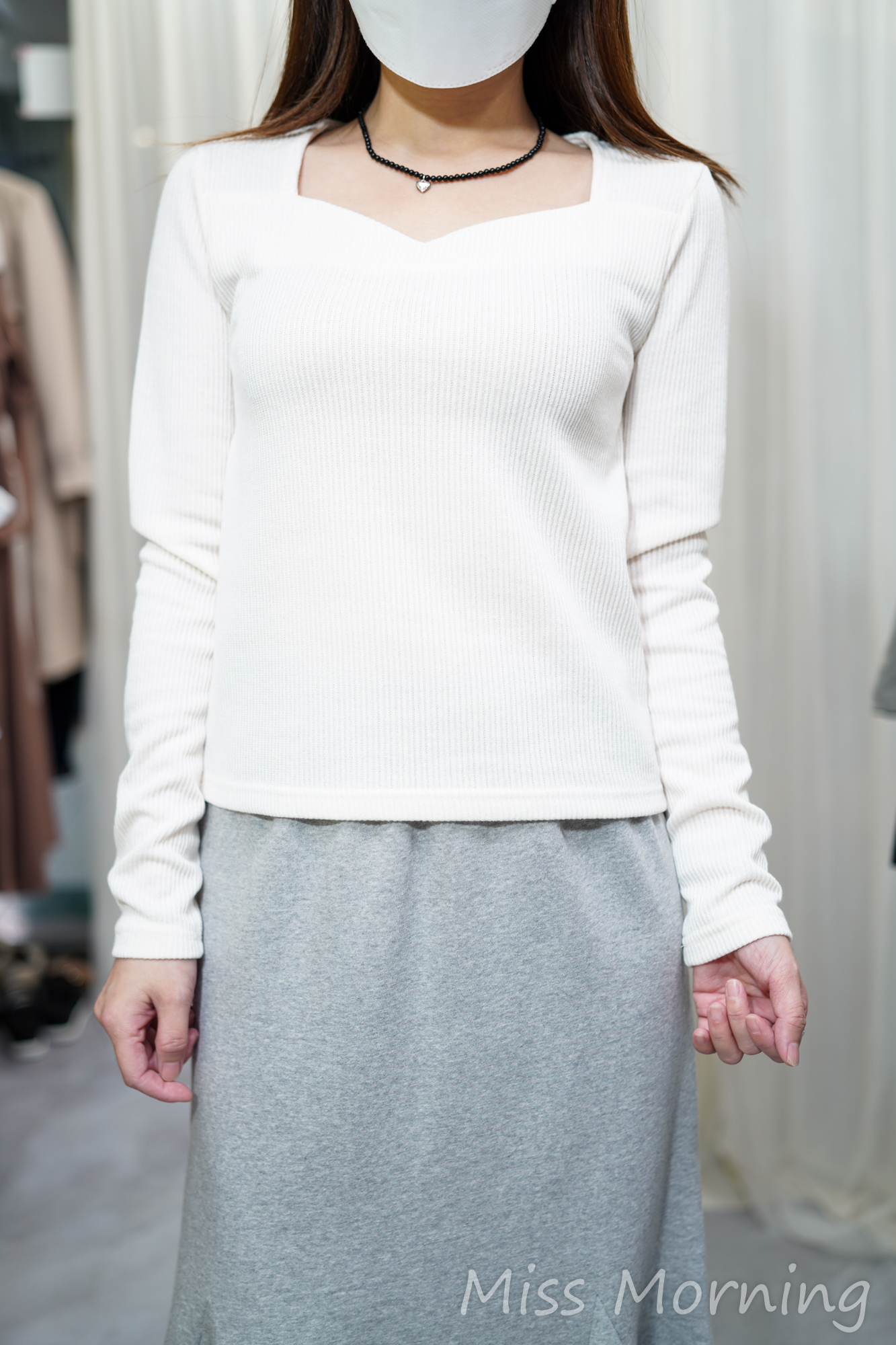 領巾百變上衣(14150)&中薄珠底魚尾裙(33817)