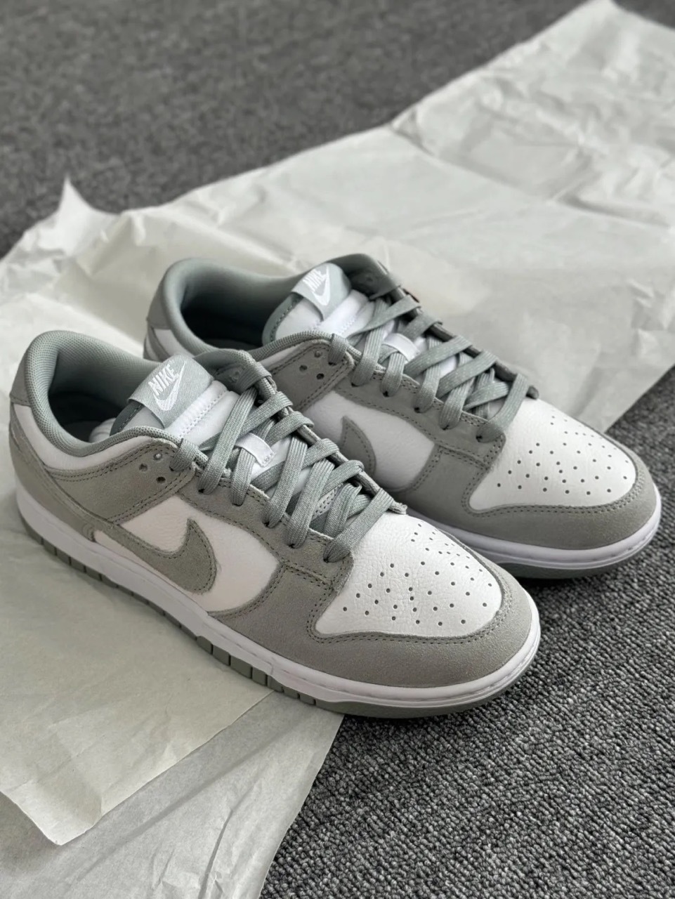 NIKE DUNK LOW 灰白 麂皮 荔枝仿皮革 男鞋 FQ8249-101 / 預購