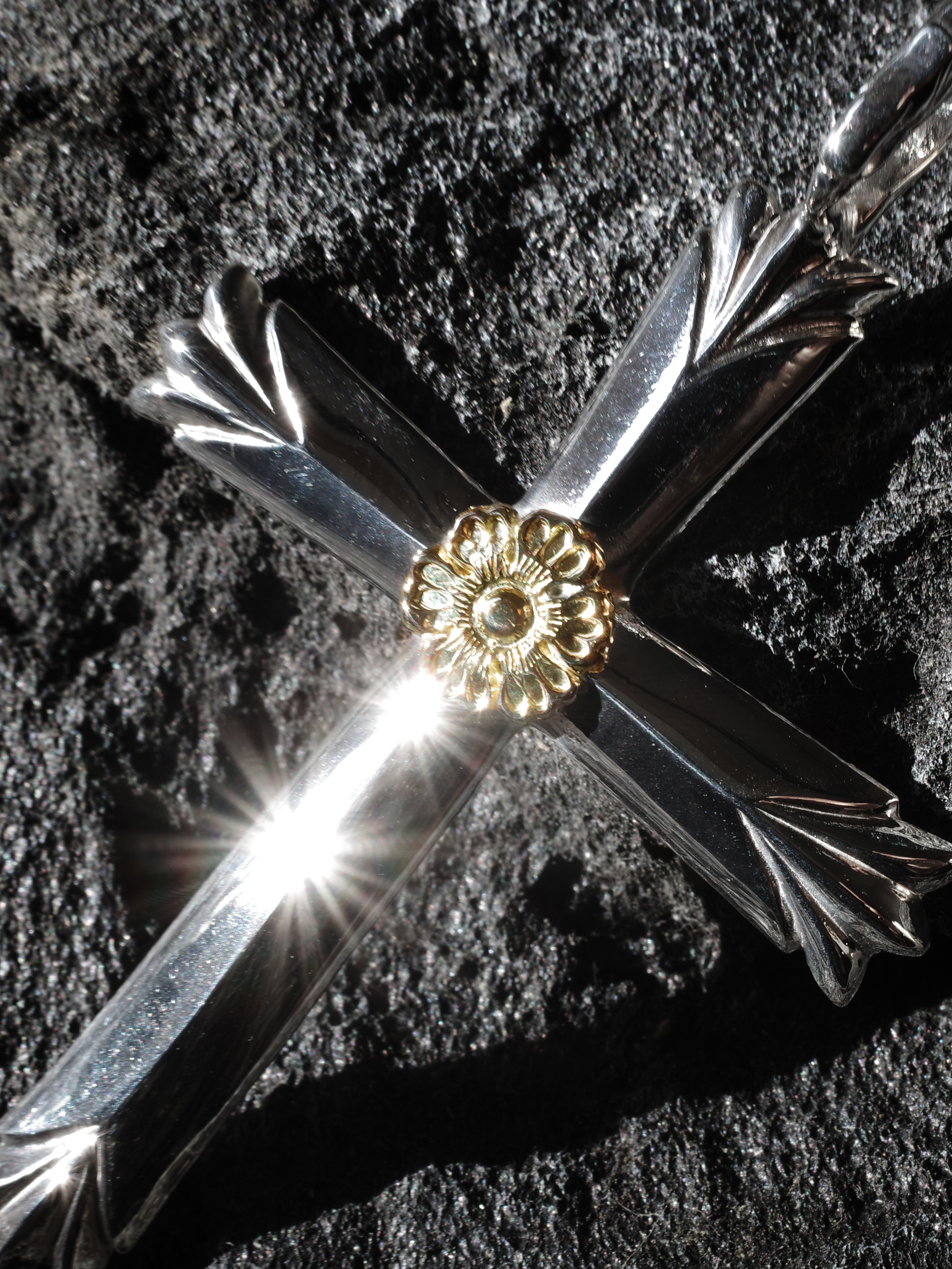 Dear Blossom 玫瑰十字架 T-129