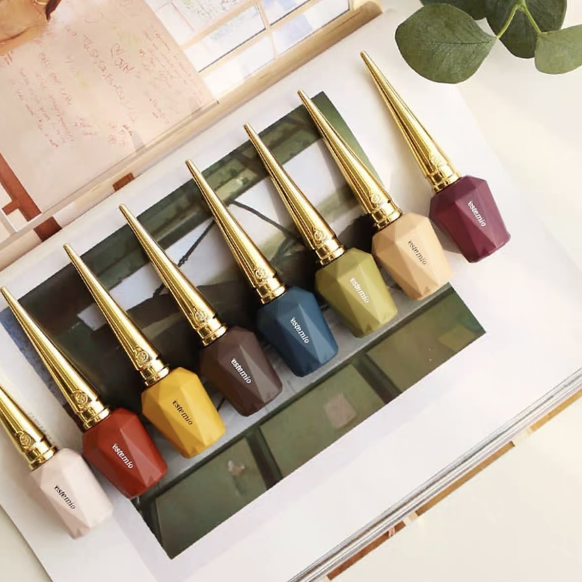 ESTEMIO MODERN WEEK Collection