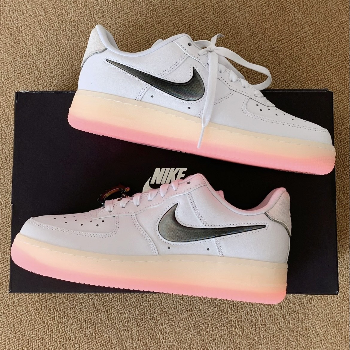 Nike Air Force 1 "Year Of The Dragon" 蜜桃白粉 龍年限定 雷射反光 果凍底