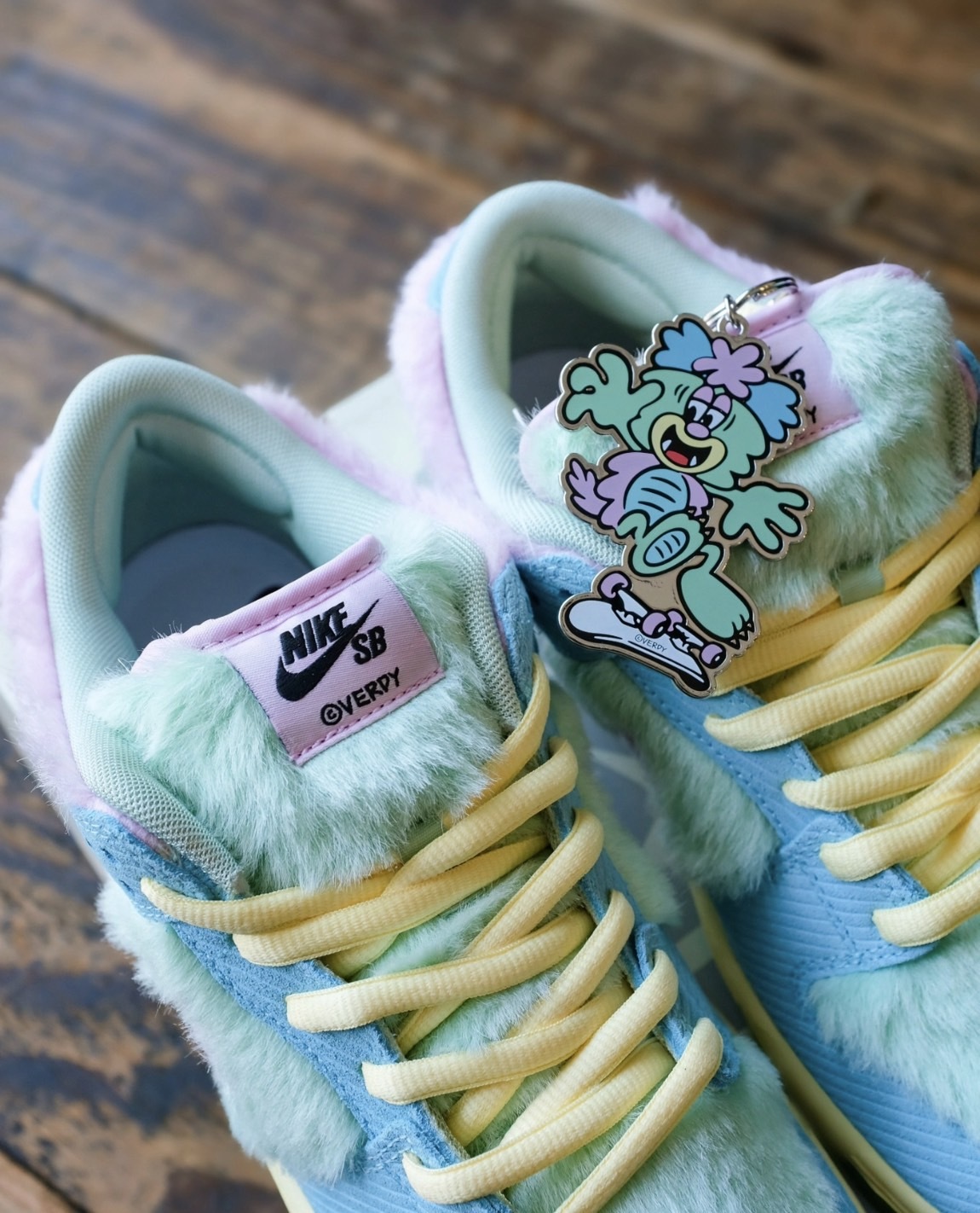 預購 Verdy x Nike Dunk SB Low 毛絨玩具 粉綠 聯名款