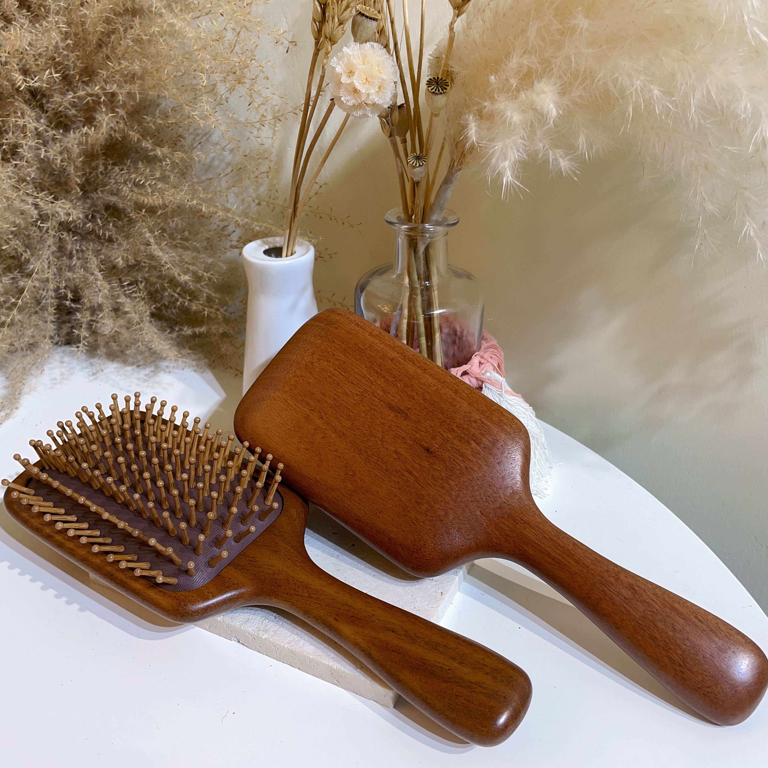 按摩氣墊木木梳