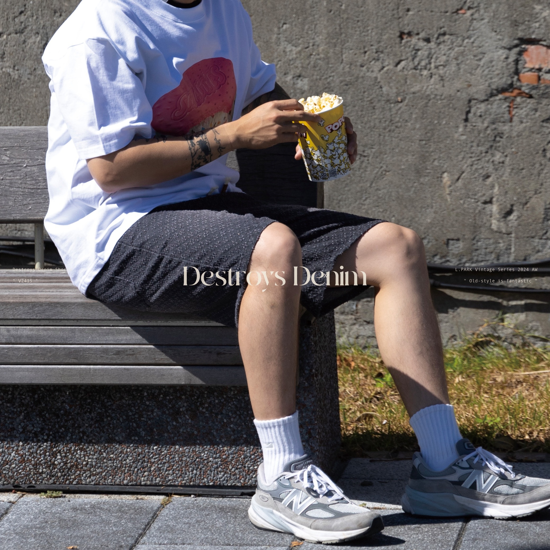 VINTAGE - Destroys Denim Shorts " V241S "