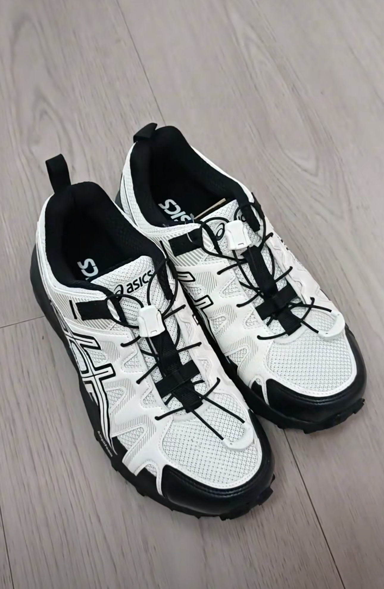 ASICS GEL-SONOMA FE 黑白