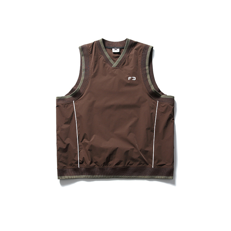 尼龍小刺繡V領背心