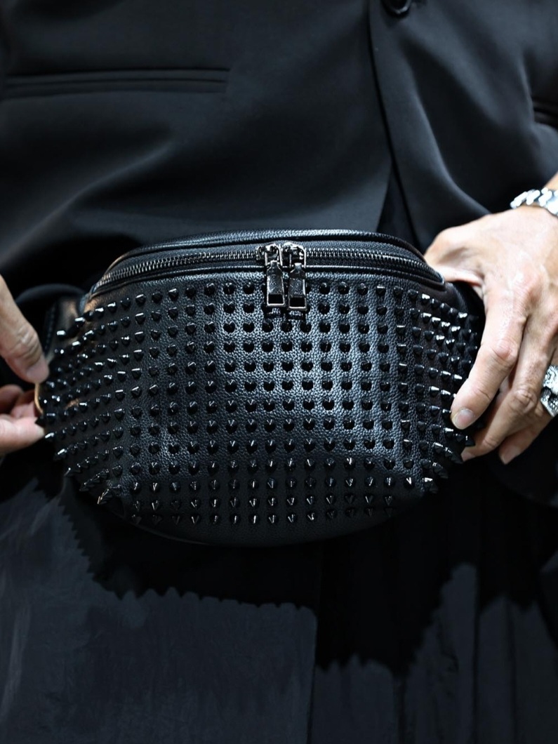 黑色鉚釘腰包 側背包