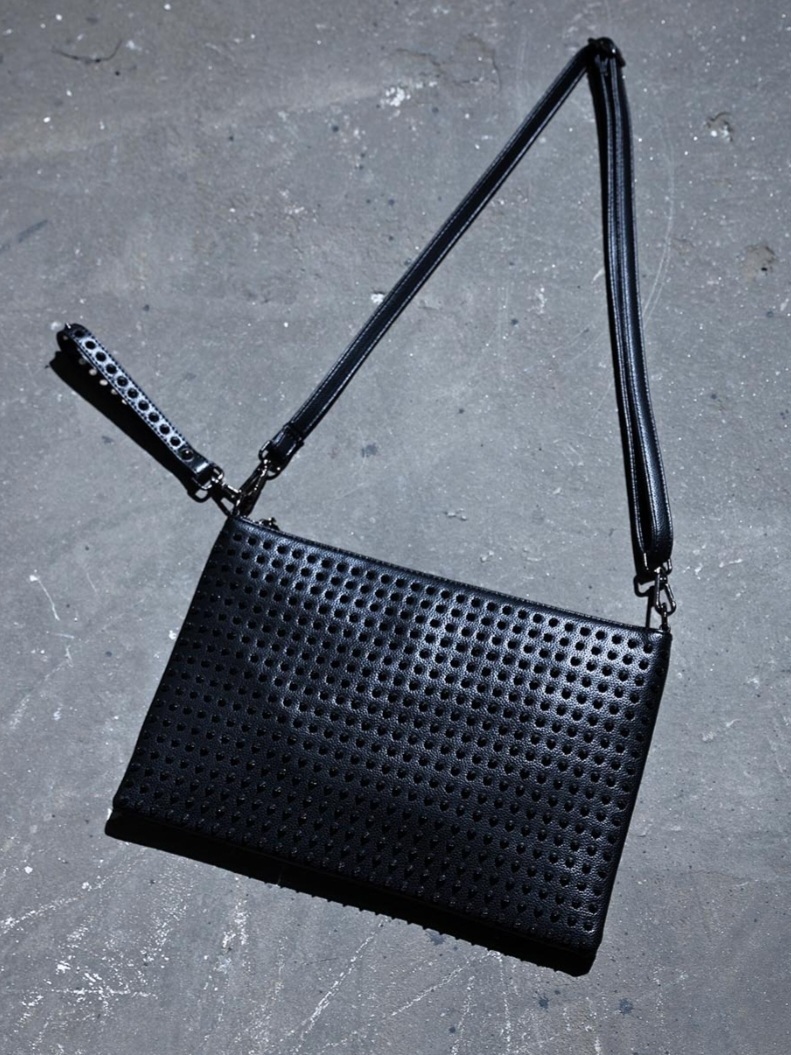黑色鉚釘手拿包