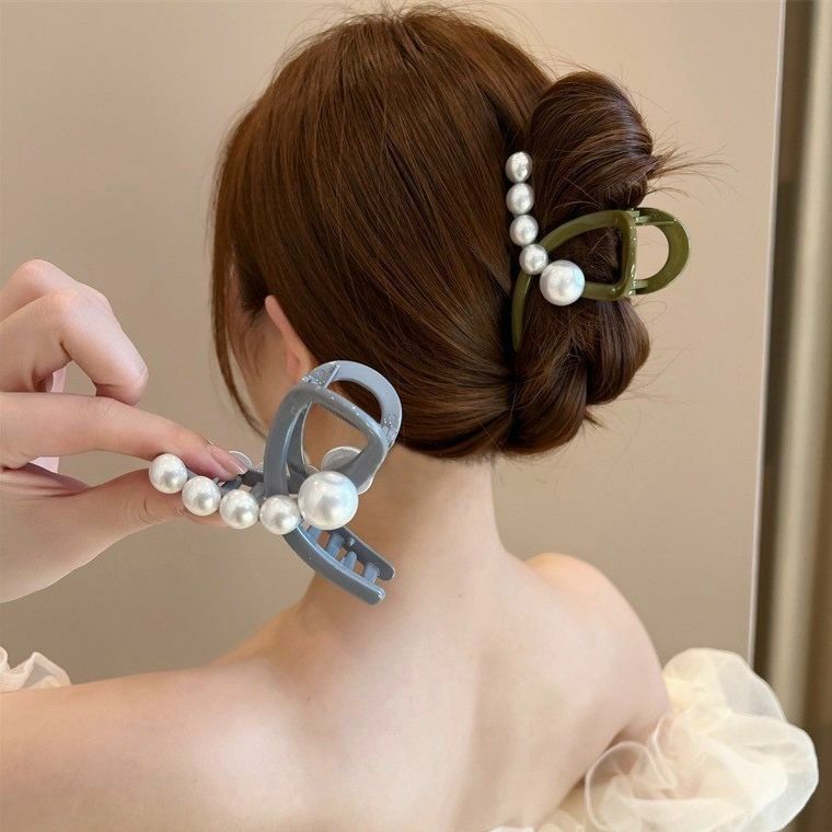 [2 FOR RM10] Pearl Cross Hair Claw