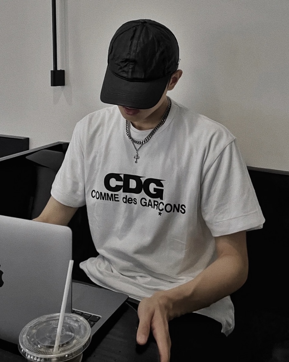 【現貨】 Comme Des Garcons CDG 川久保玲 字體 短袖 短Tee 黑 白