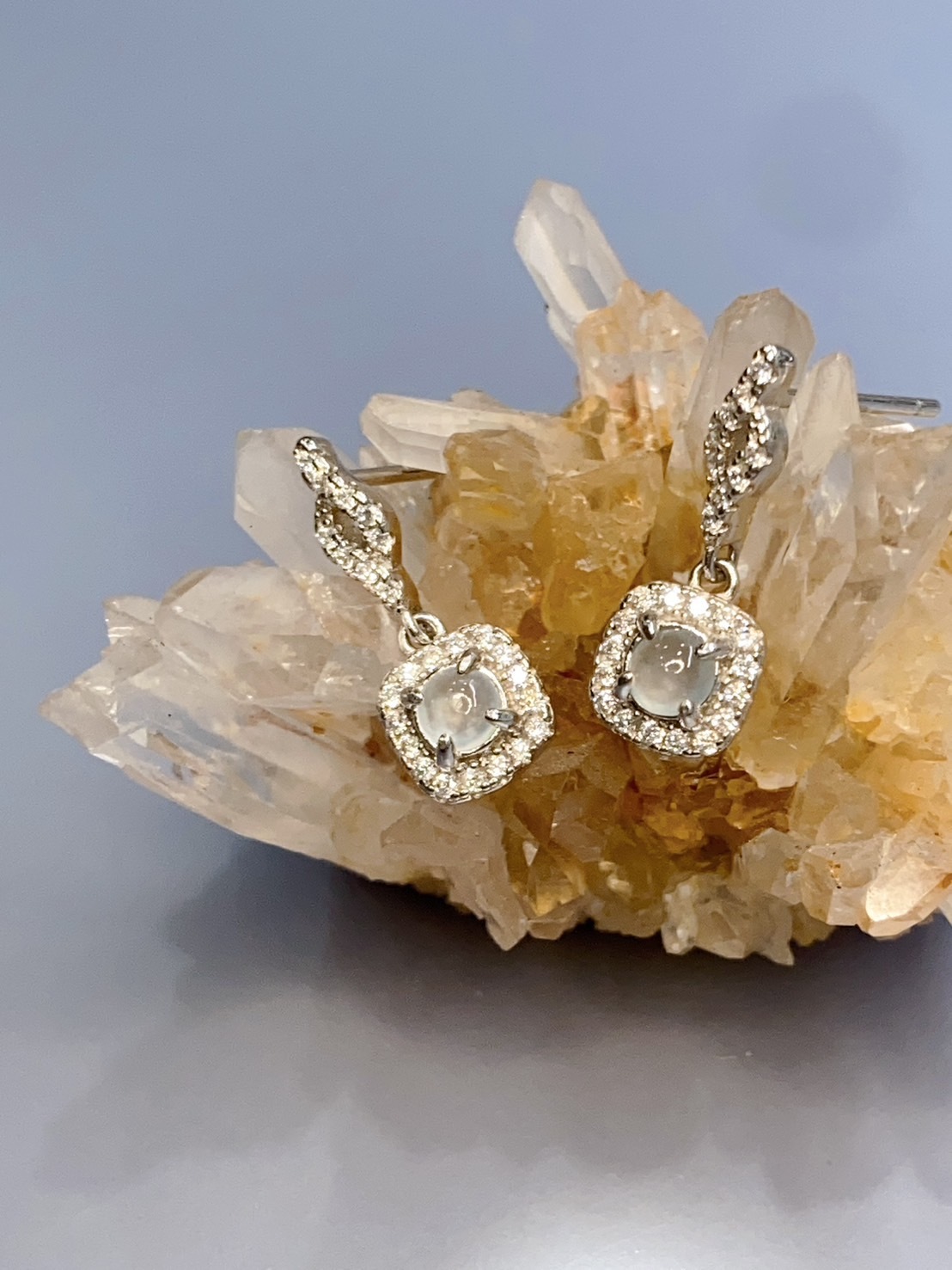 小光點丨白冰種翡翠耳環