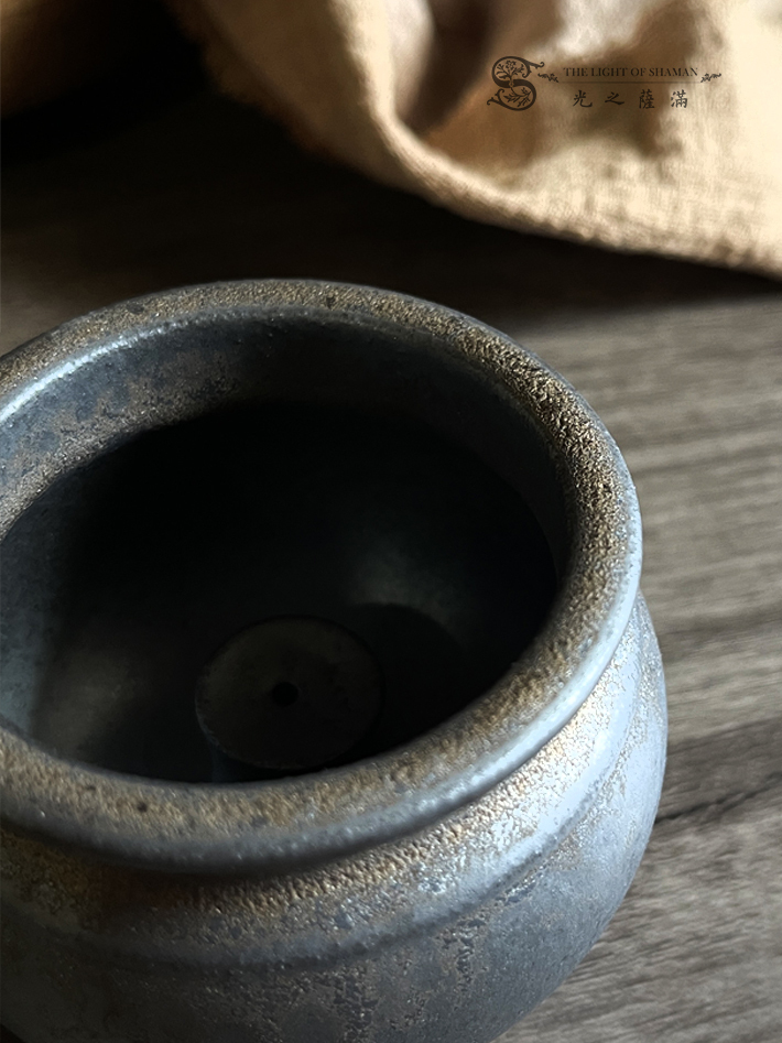 金箔陶韻 手工陶瓷三腳小香爐 供佛香爐搭配本賣場錐香  .線香 .香粉 超適用 - 光之薩滿