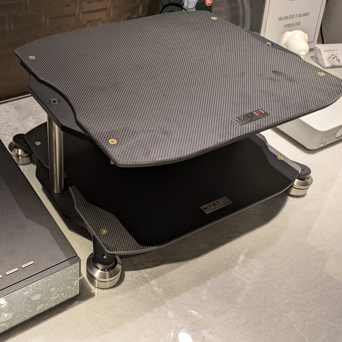 MYSTJ CSXL 碳纖維音響架 (適用於中型尺寸器材)