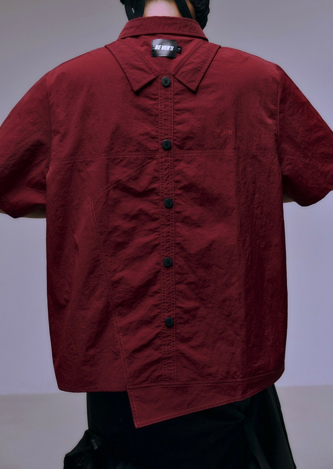 RE VER'S / SIGNATURE 簽字Logo雙面解構拉鍊短袖 - Mahogany Red -