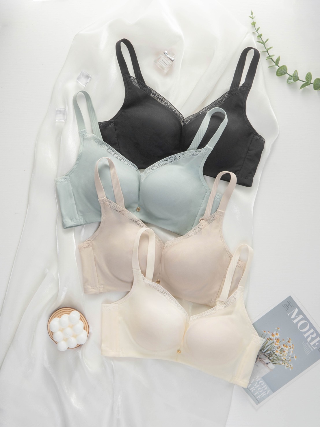 無痕百搭洞洞杯會呼吸的無鋼圈内衣-Cloris Bra