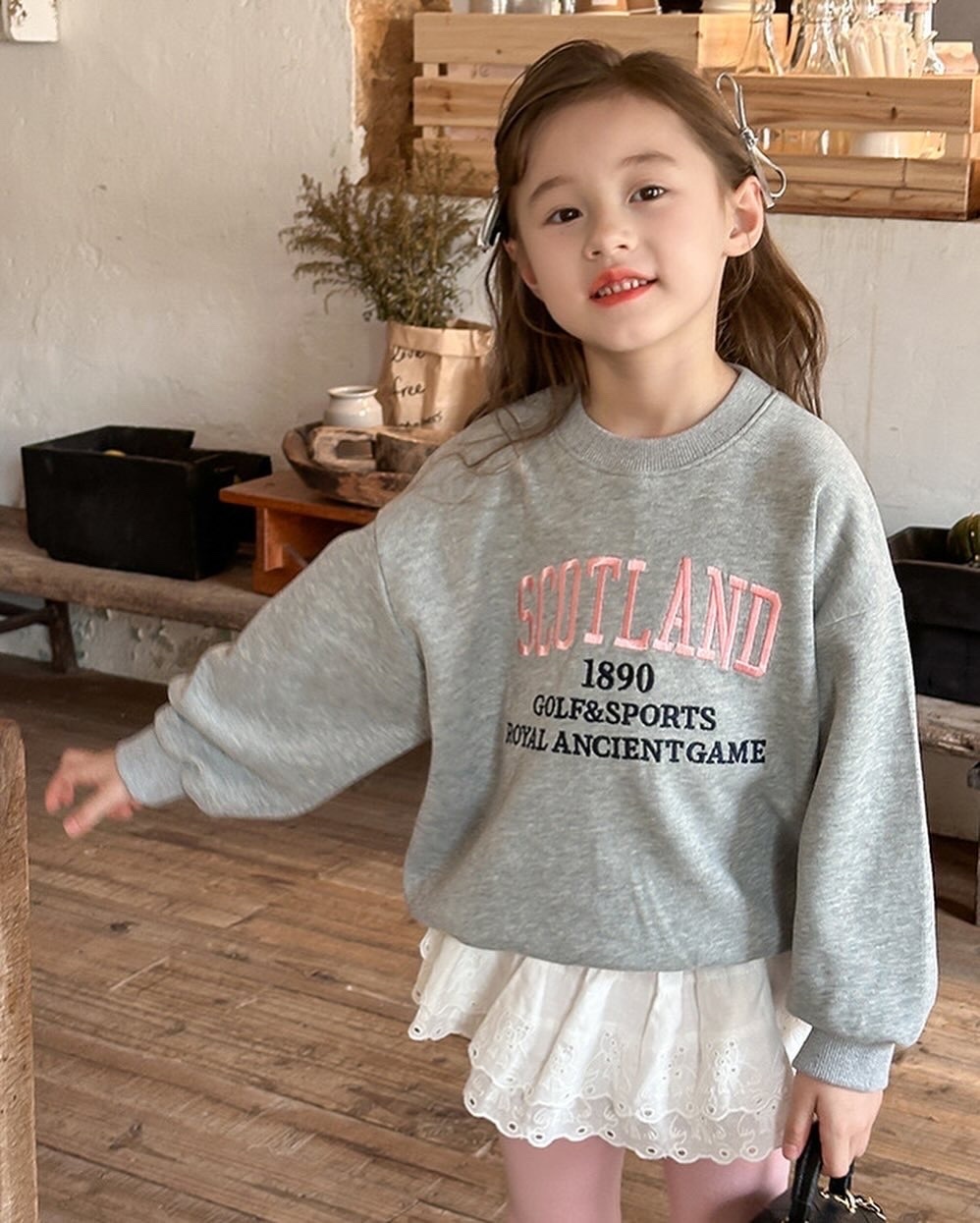 韓系精緻刺繡字母上衣