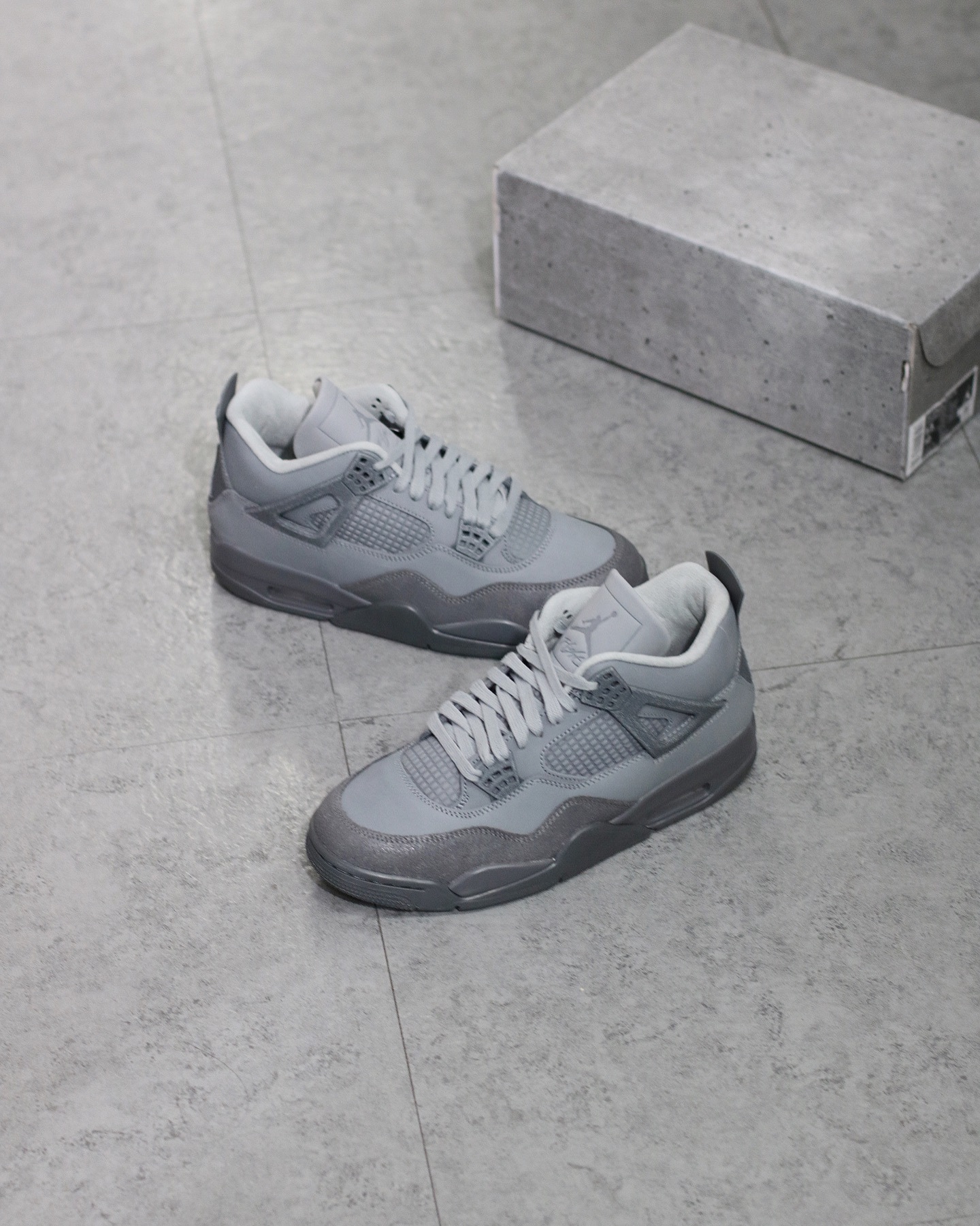 Nike Air Jordan 4 Wet Cement Olympics Wet Cement 深灰色  FQ7928-001