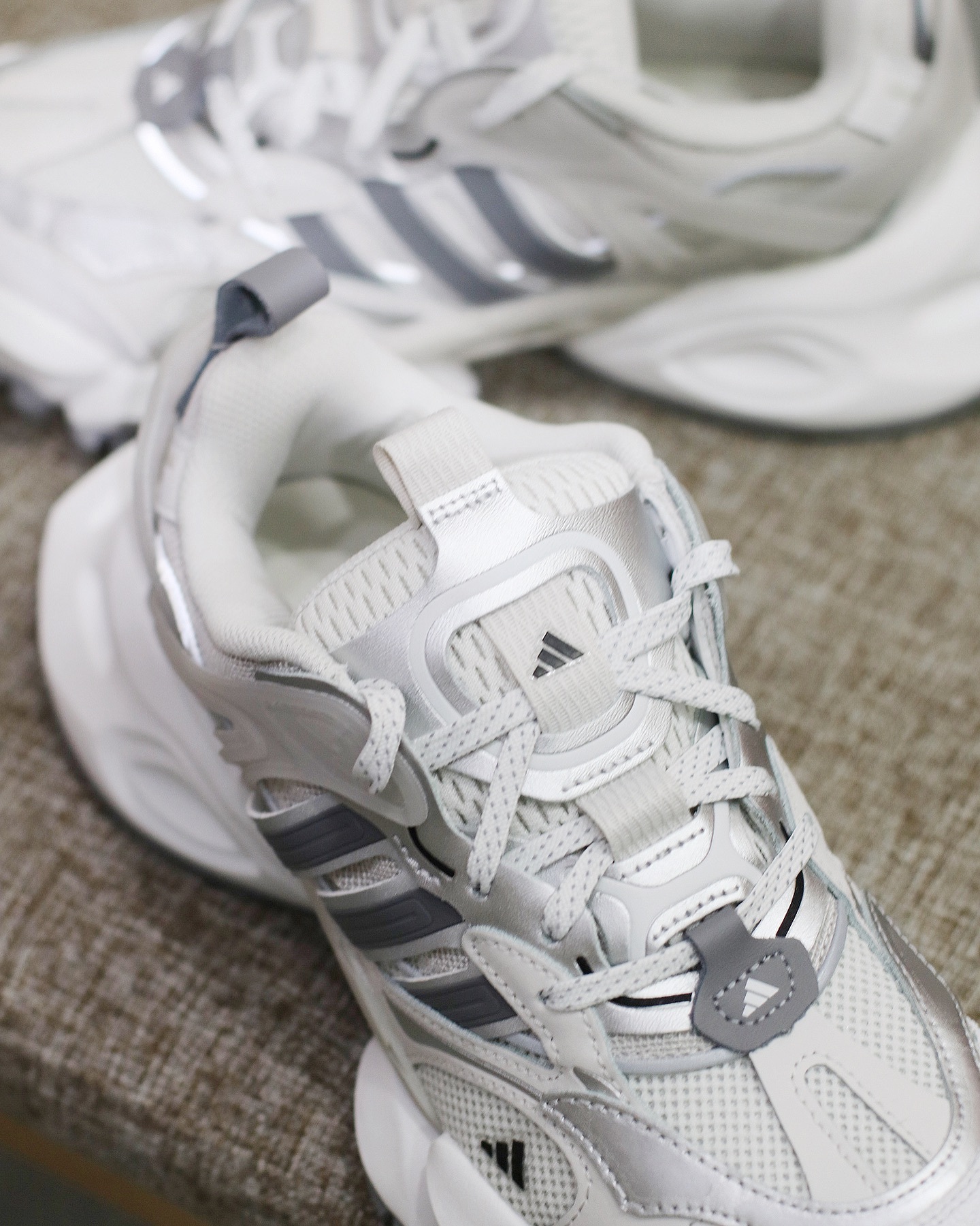 Adidas XLG RUNNER DELUXE Grey 灰白 JP5761