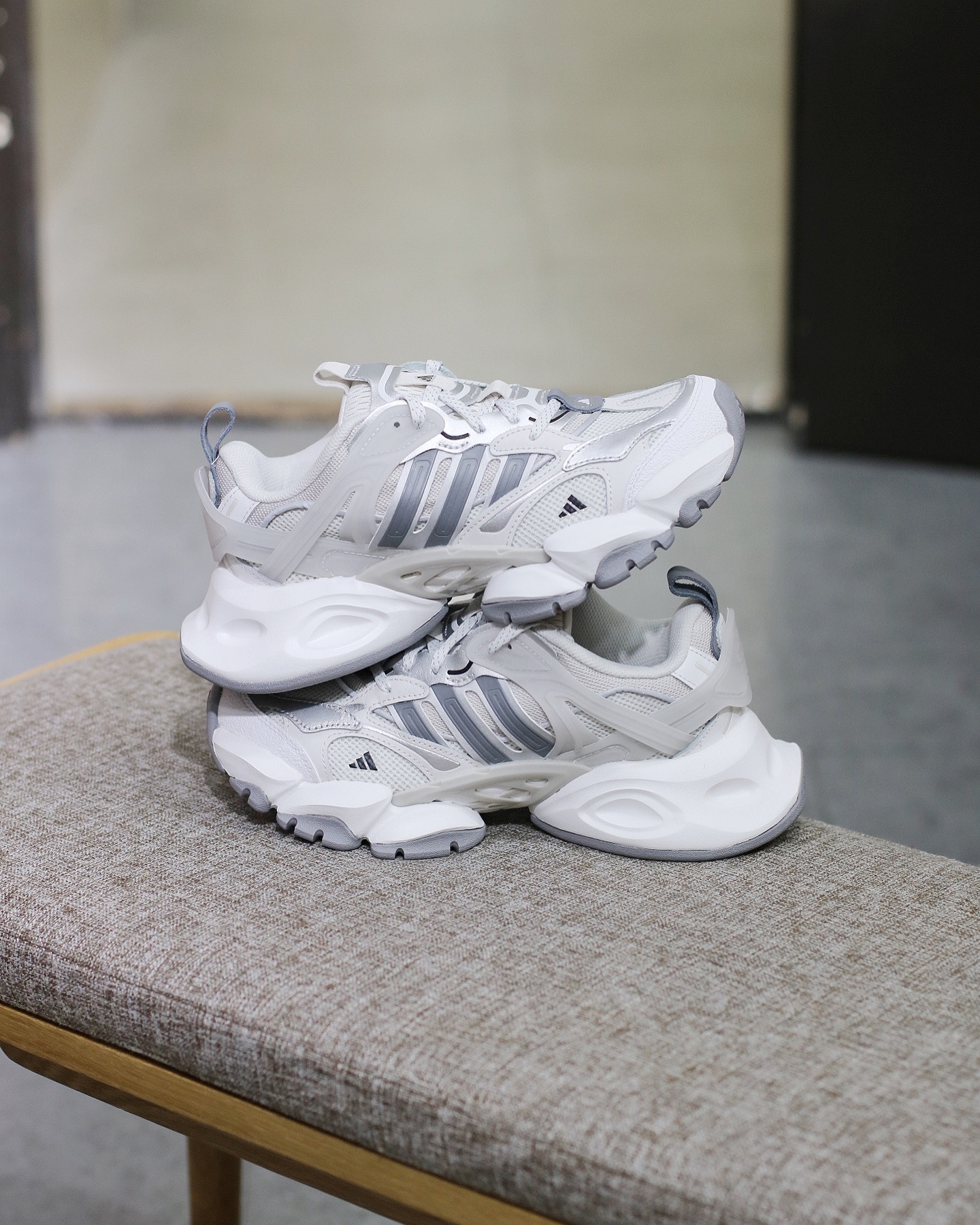 Adidas XLG RUNNER DELUXE Grey 灰白JP5761