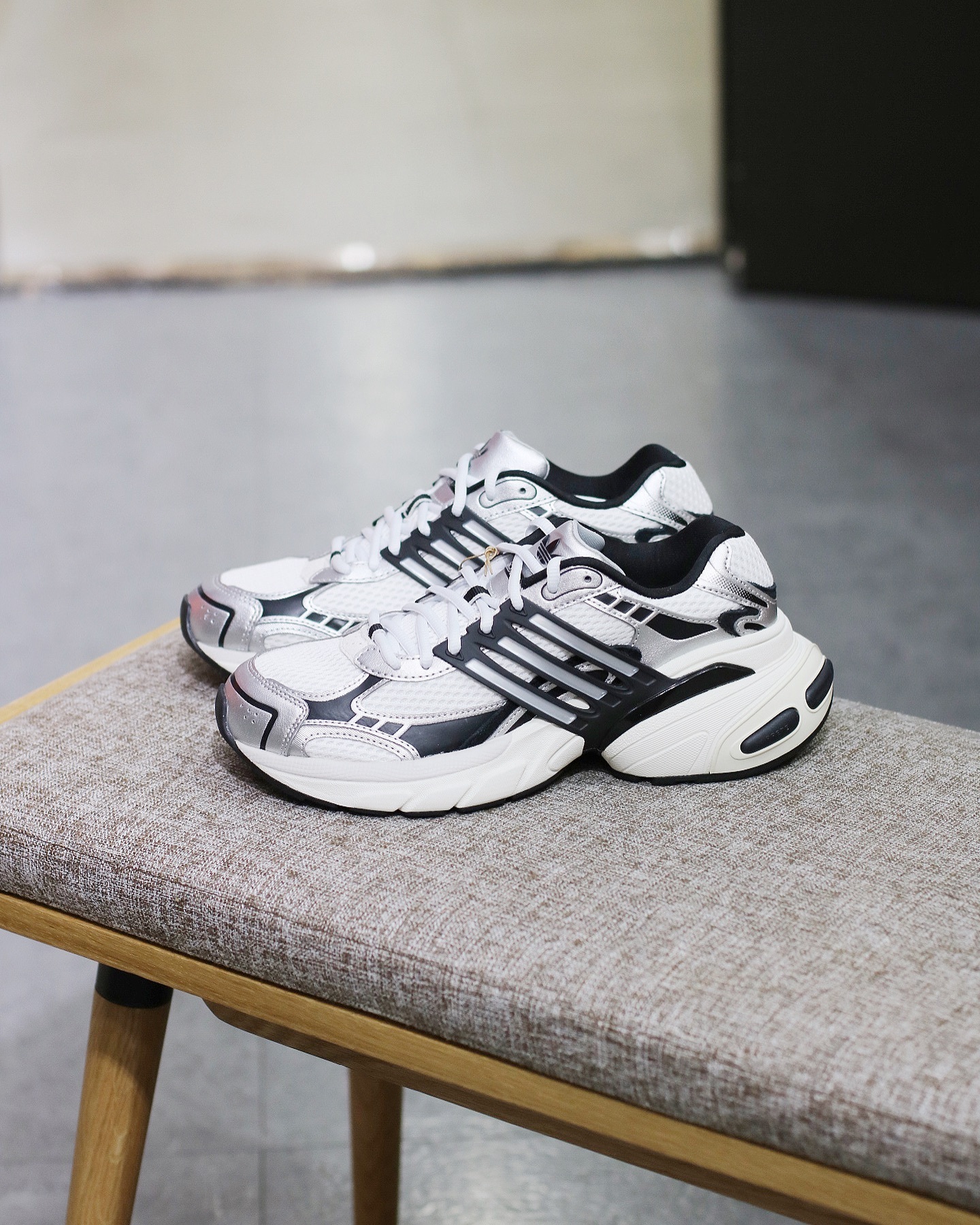 Adidas originals ADISTAR XLG 黑白  IH3381