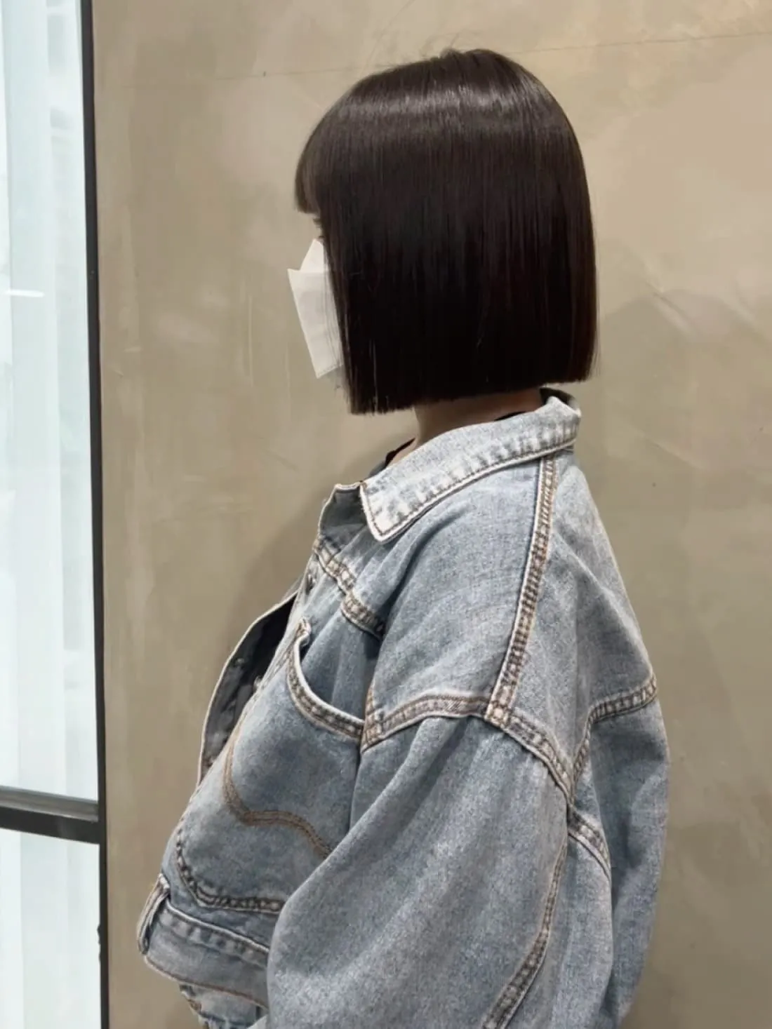 NINI's Work: Shoulder-Length Blunt Short Hair with Hair Straightening