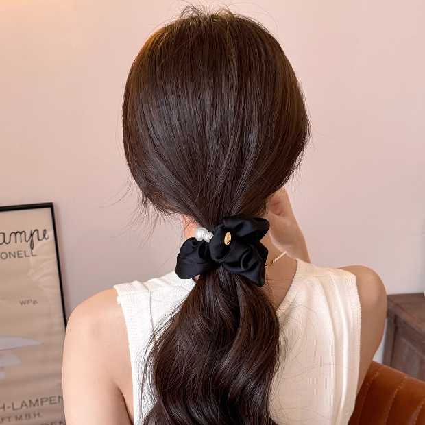 [2 FOR RM10] Luxury Pearl Scrunchie